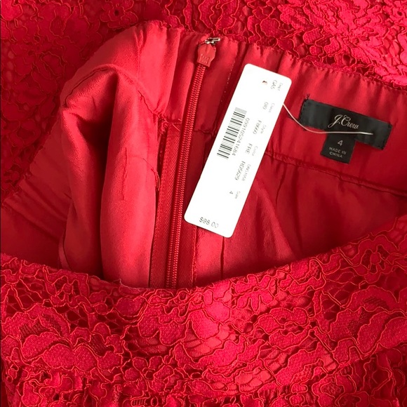 Pintucked pencil skirt in lace - Picture 7 of 7